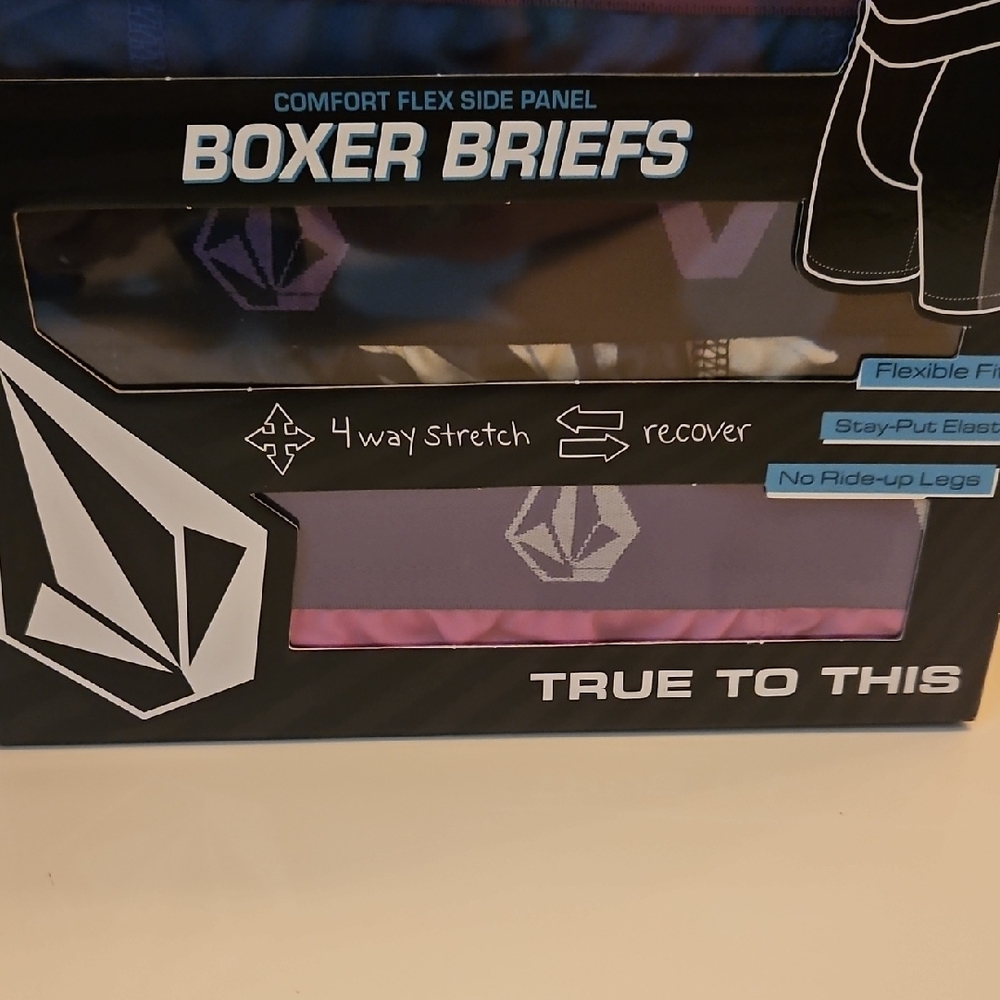 Volcom Multi-Color Boxer Briefs 4 Pack Size Medium - Picture 4 of 10